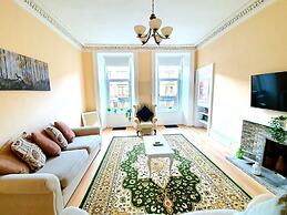 Spacious Apartment In Glasgow