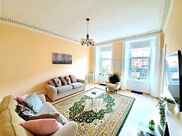 Spacious Apartment In Glasgow