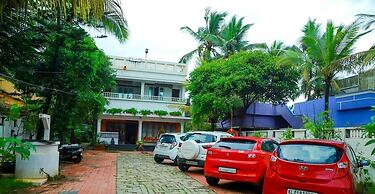 Nutshell Airport Retreat by the Sea