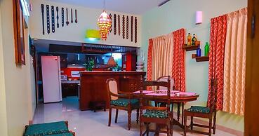 Nutshell Airport Retreat by the Sea