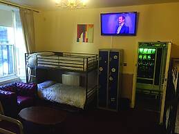 Bobby's Bunkhouse - Hostel