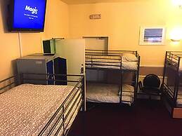 Bobby's Bunkhouse - Hostel