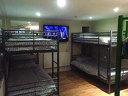 Bobby's Bunkhouse - Hostel