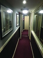 Bobby's Bunkhouse - Hostel