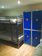 Bobby's Bunkhouse - Hostel