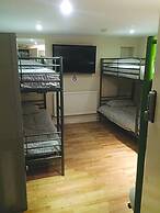 Bobby's Bunkhouse - Hostel