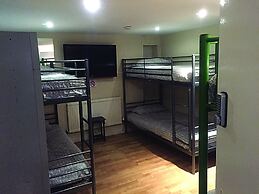 Bobby's Bunkhouse - Hostel