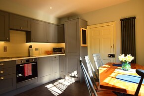 14 St Saviour's Place