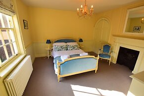 14 St Saviour's Place