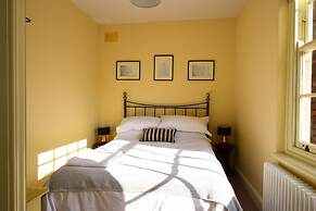 14 St Saviour's Place