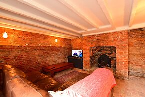 14 St Saviour's Place