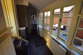 14 St Saviour's Place