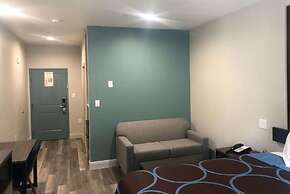 Hotel Blue Spring
