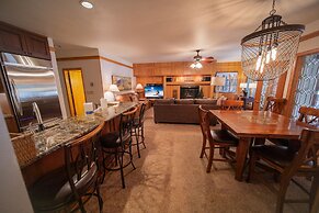 Chateaux Dumont 2710