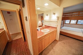 Chateaux Dumont 2710