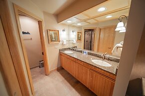 Chateaux Dumont 2710