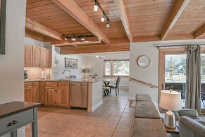 Tennis Townhomes 1319