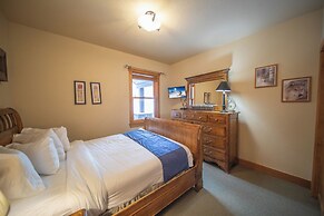 Red Hawk Townhomes 2333