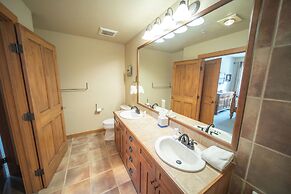 Red Hawk Townhomes 2333