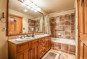 Red Hawk Townhomes 2333