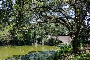 Hosteeva 2BR Steps to St. Charles Ave