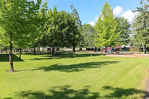 Hosteeva 2BR Steps to St. Charles Ave