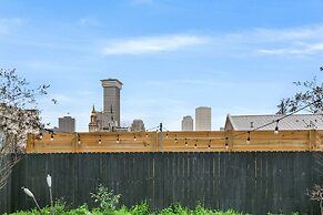 Hosteeva 2BR Steps to St. Charles Ave