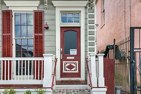 Hosteeva 2BR Steps to St. Charles Ave