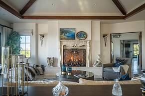 Lx14: Luxury Golf Course Villa With 360 Ocean View