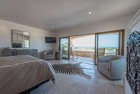 Lx14: Luxury Golf Course Villa With 360 Ocean View