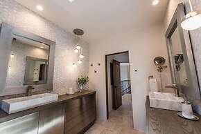 Lx14: Luxury Golf Course Villa With 360 Ocean View