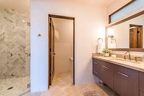 Lx14: Luxury Golf Course Villa With 360 Ocean View