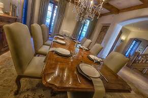 LX1 Chateau D' Renaitre Estate - Carmel-by-the-sea