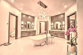 Lx1a: Luxury Contemporary Villa in The Middle of Nature