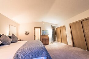 Mv1: Mount Tallac Estate 010630