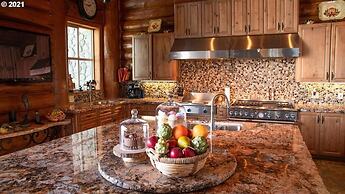 Lx28: Gold Beach Oceanfront Estate