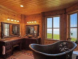 Lx28: Gold Beach Oceanfront Estate