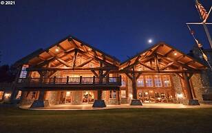 Lx28: Gold Beach Oceanfront Estate