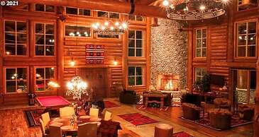 Lx28: Gold Beach Oceanfront Estate