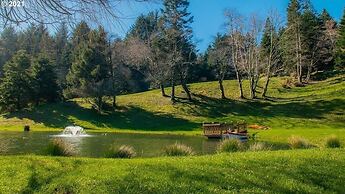 Lx28: Gold Beach Oceanfront Estate