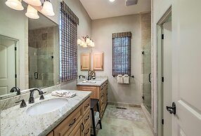 Lx17 Pebble Beach Golfer Retreat