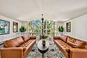 Mv49 Lake Tahoe a Block From the Caverock Beach