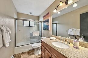 Mv49 Lake Tahoe a Block From the Caverock Beach