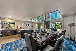 Mv49 Lake Tahoe a Block From the Caverock Beach