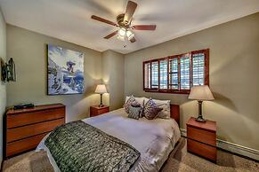 Mv49 Lake Tahoe a Block From the Caverock Beach