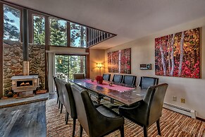 Mv49 Lake Tahoe a Block From the Caverock Beach