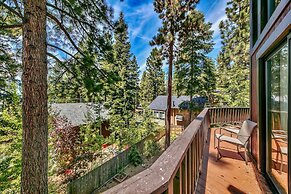 Mv49 Lake Tahoe a Block From the Caverock Beach