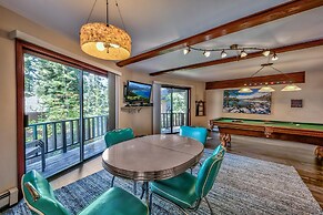 Mv49 Lake Tahoe a Block From the Caverock Beach