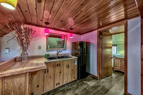 Mv49 Lake Tahoe a Block From the Caverock Beach