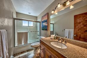 Mv49 Lake Tahoe a Block From the Caverock Beach